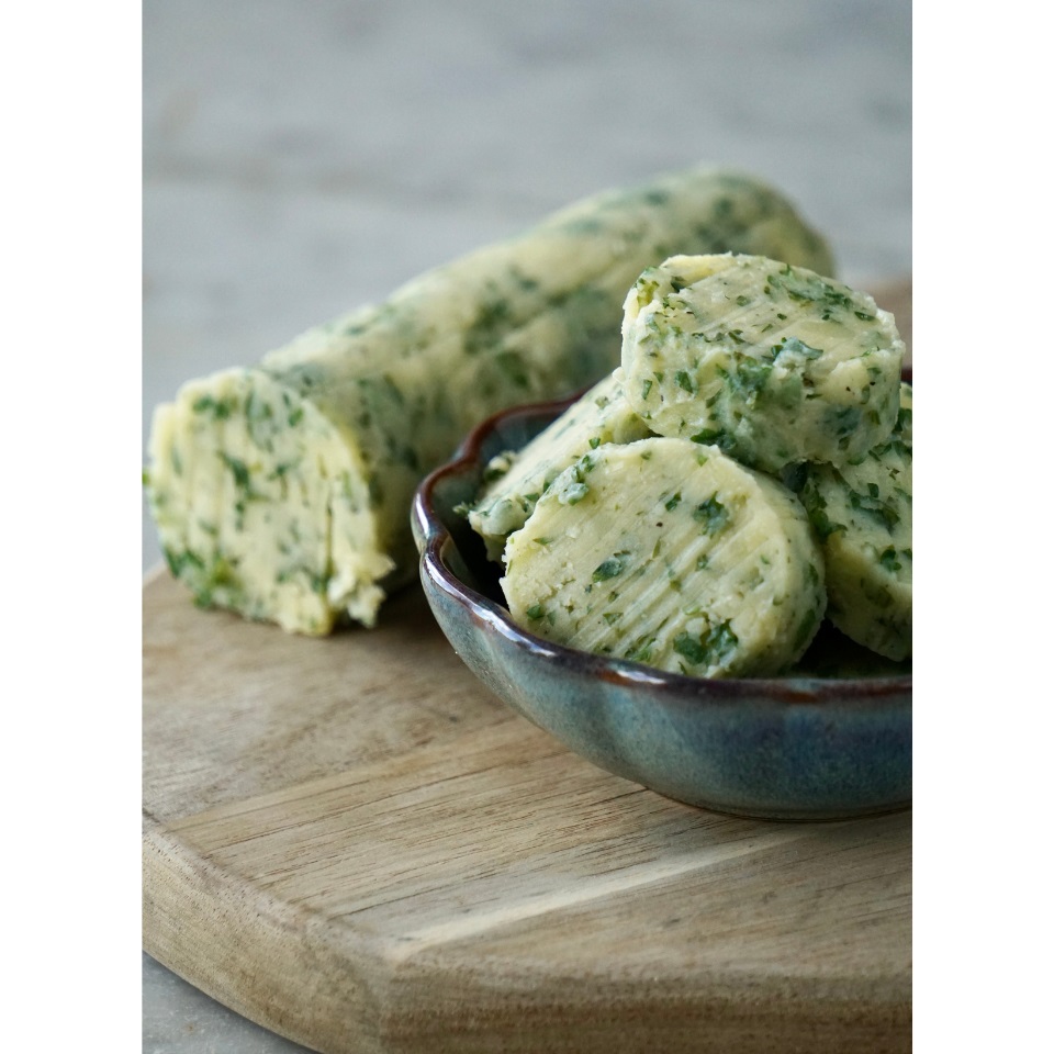 Kokboken Laga Mer Ren och Naturlig Mat tillbehör kryddsmör på ghee